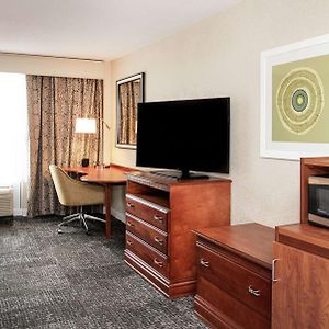 King Room Accessible Tub Mobility Hearing Access or Non-Smoking